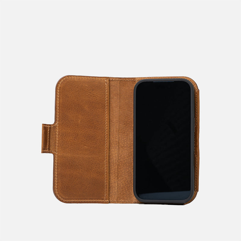 Leather Folio iPhone 17 Series with MagSafe - Classic 5.1-5