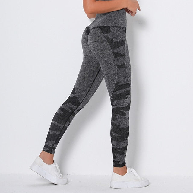 Nahtlose Camouflage-Sportleggings mit hohem Bund für Damen – Push-up und Bauchkontrolle