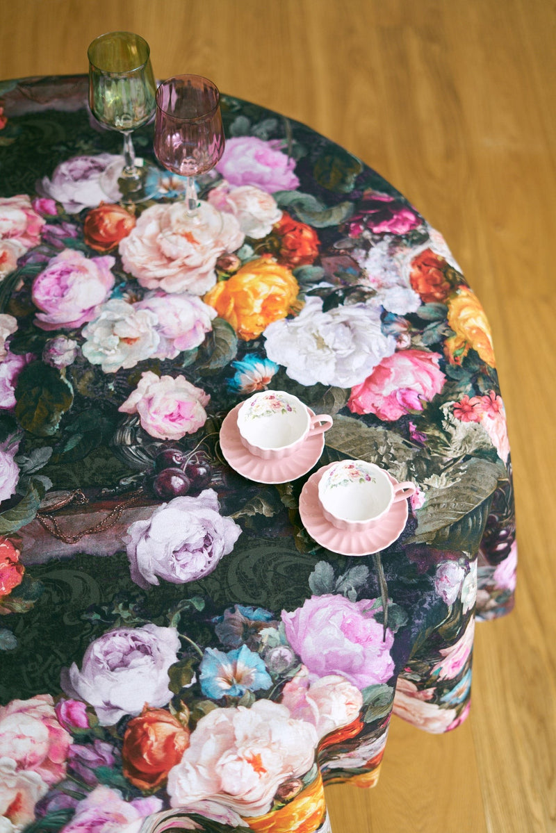 Round Tablecloth - Francine Black